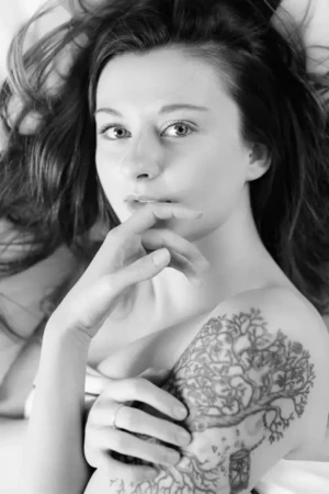 photo boudoir femme au reveil