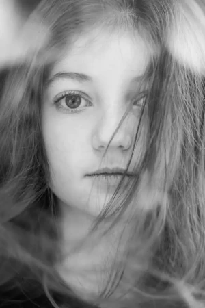 photographie portrait noir et blanc fille reflet